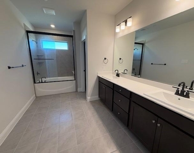 3540 Thistlewood Drive - Photo Thumbnail 12