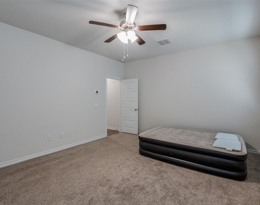 7229 Headingham Way - Photo Thumbnail 16