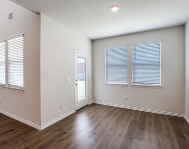 7229 Headingham Way - Photo Thumbnail 6
