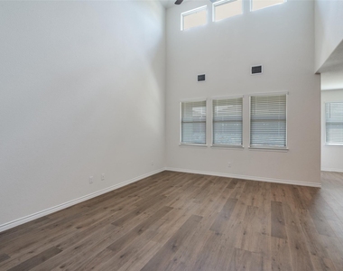 7229 Headingham Way - Photo Thumbnail 8