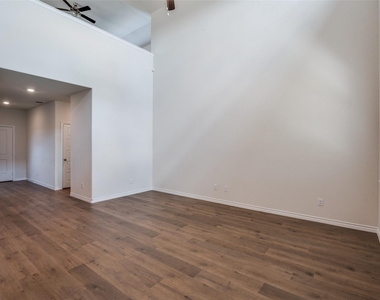 7229 Headingham Way - Photo Thumbnail 7