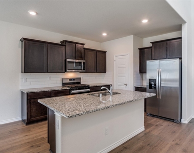 7229 Headingham Way - Photo Thumbnail 2