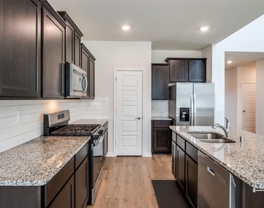 7229 Headingham Way - Photo Thumbnail 3