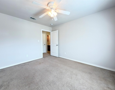 916 Parkplace Ridge - Photo Thumbnail 18