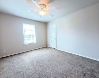 916 Parkplace Ridge - Photo Thumbnail 17