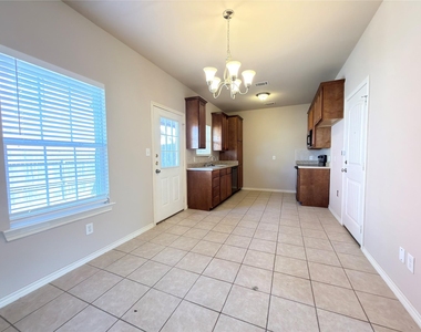 916 Parkplace Ridge - Photo Thumbnail 7