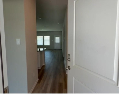 16625 Laguna Vista Street - Photo Thumbnail 5