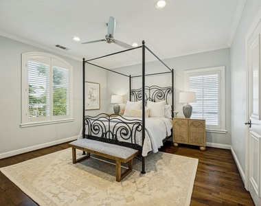2929 Stanford Avenue - Photo Thumbnail 28