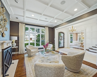 2929 Stanford Avenue - Photo Thumbnail 6