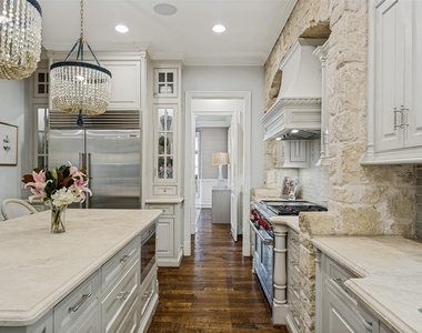2929 Stanford Avenue - Photo Thumbnail 10