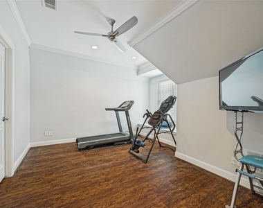 2929 Stanford Avenue - Photo Thumbnail 29