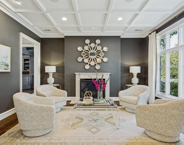 2929 Stanford Avenue - Photo Thumbnail 5