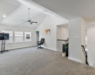 1447 20th Street - Photo Thumbnail 4