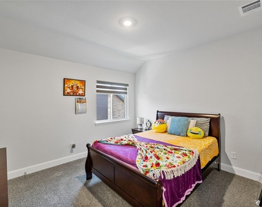 1447 20th Street - Photo Thumbnail 29