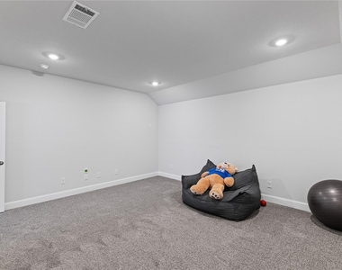 1447 20th Street - Photo Thumbnail 27