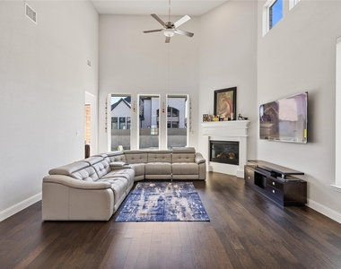1447 20th Street - Photo Thumbnail 12