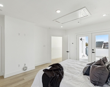 426 Melba Street - Photo Thumbnail 13