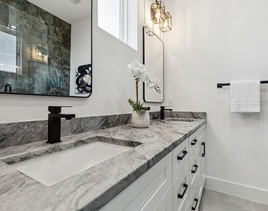 426 Melba Street - Photo Thumbnail 6