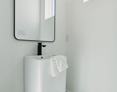 426 Melba Street - Photo Thumbnail 16