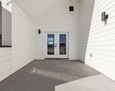 426 Melba Street - Photo Thumbnail 12