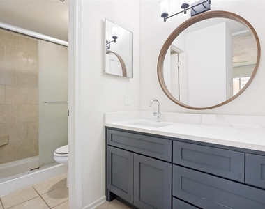 3110 Roundtree Lane - Photo Thumbnail 6