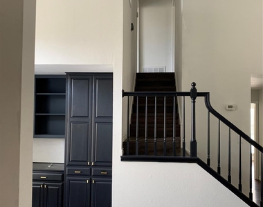 400 Saint Durney Court - Photo Thumbnail 5