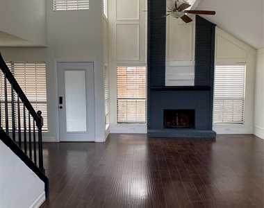 400 Saint Durney Court - Photo Thumbnail 8