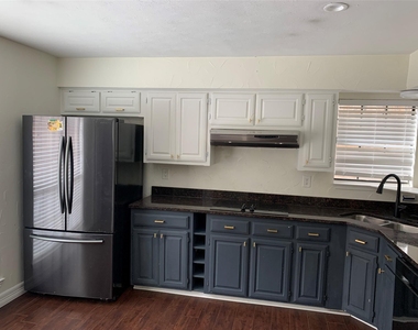 400 Saint Durney Court - Photo Thumbnail 4