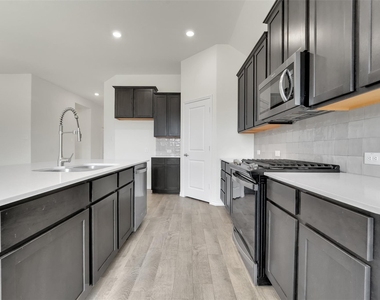 3303 Brady Starr Drive - Photo Thumbnail 9