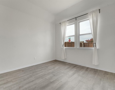 3303 Brady Starr Drive - Photo Thumbnail 23