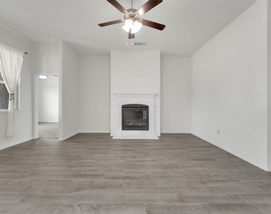 3303 Brady Starr Drive - Photo Thumbnail 3