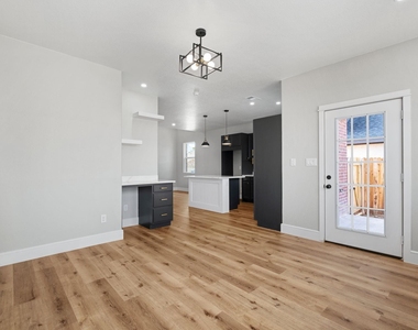 108 Brooks Drive - Photo Thumbnail 7
