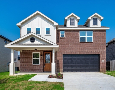 108 Brooks Drive - Photo Thumbnail 2