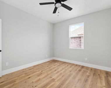 108 Brooks Drive - Photo Thumbnail 16