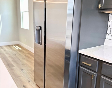108 Brooks Drive - Photo Thumbnail 24