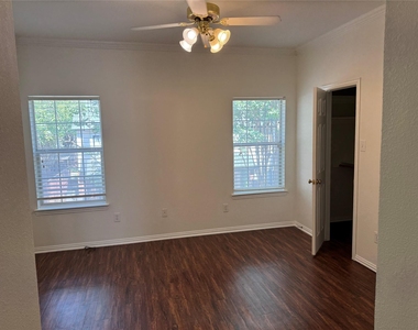 2453 Southcourt Circle - Photo Thumbnail 1