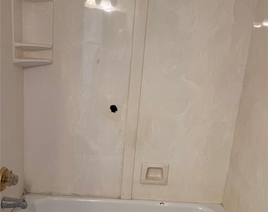 2453 Southcourt Circle - Photo Thumbnail 5