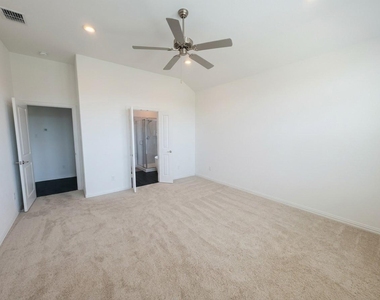 1148 Canuela Way - Photo Thumbnail 8
