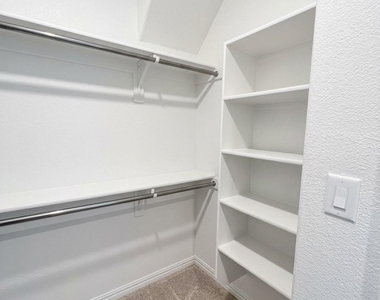 1148 Canuela Way - Photo Thumbnail 13