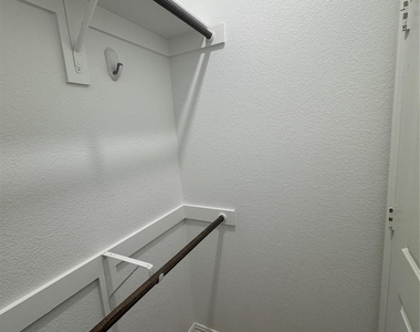 1148 Canuela Way - Photo Thumbnail 21