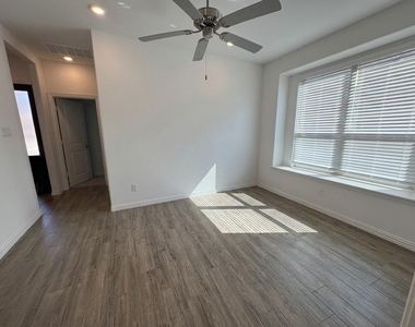 1148 Canuela Way - Photo Thumbnail 23