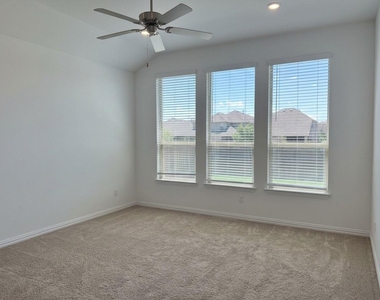 1148 Canuela Way - Photo Thumbnail 7