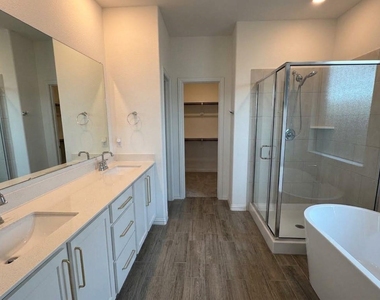 1148 Canuela Way - Photo Thumbnail 9