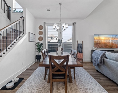 1332 Thompson Road - Photo Thumbnail 6