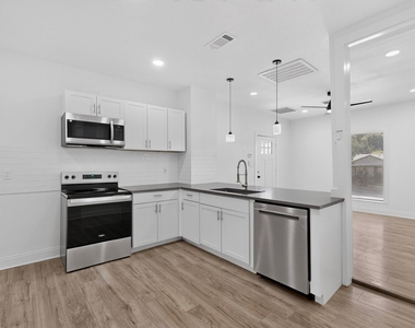 2609 Avenue G - Photo Thumbnail 10