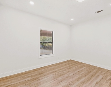 2609 Avenue G - Photo Thumbnail 17