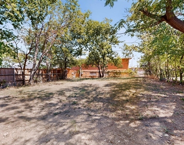 2609 Avenue G - Photo Thumbnail 33