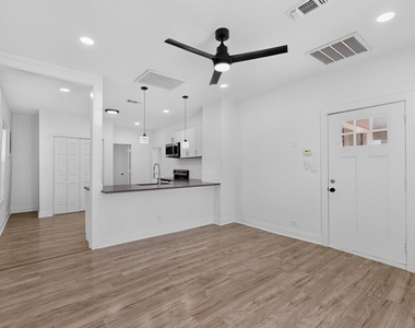 2609 Avenue G - Photo Thumbnail 6