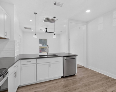 2609 Avenue G - Photo Thumbnail 12