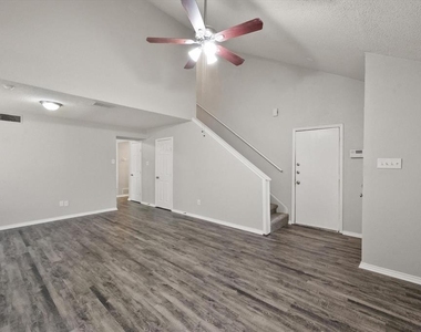 3505 Rush Springs Drive - Photo Thumbnail 5